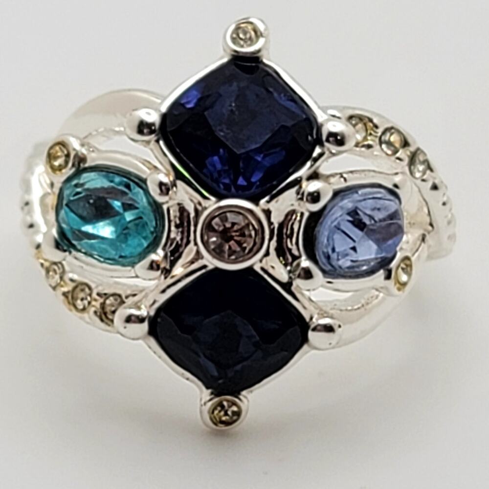 Avon Shades of Blue Entwined Shimmer Ring New Old Stock  Size 6